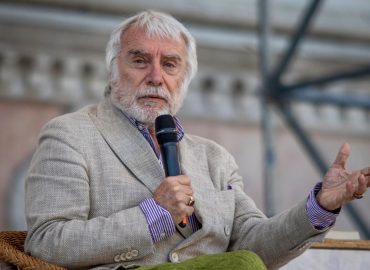 Denatalità, la provocazione di Crepet: “A 13 anni su Onlyfans penseranno mai di fare figli?”