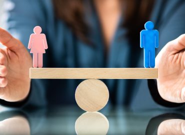 Cos’è il microfemminismo e come metterlo in pratica ogni giorno (conviene anche agli uomini)