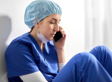 Medici e infermieri a lezioni di judo: la crisi del Ssn fa paura (c’entra la demografia)