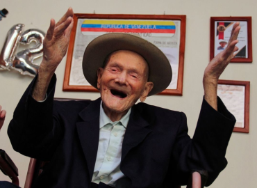 È morto Juan Vicente Perez Mora, l’uomo più anziano del mondo: aveva 114 anni (e 11 figli)