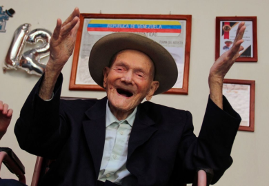 È morto Juan Vicente Perez Mora, l’uomo più anziano del mondo: aveva 114 anni (e 11 figli)