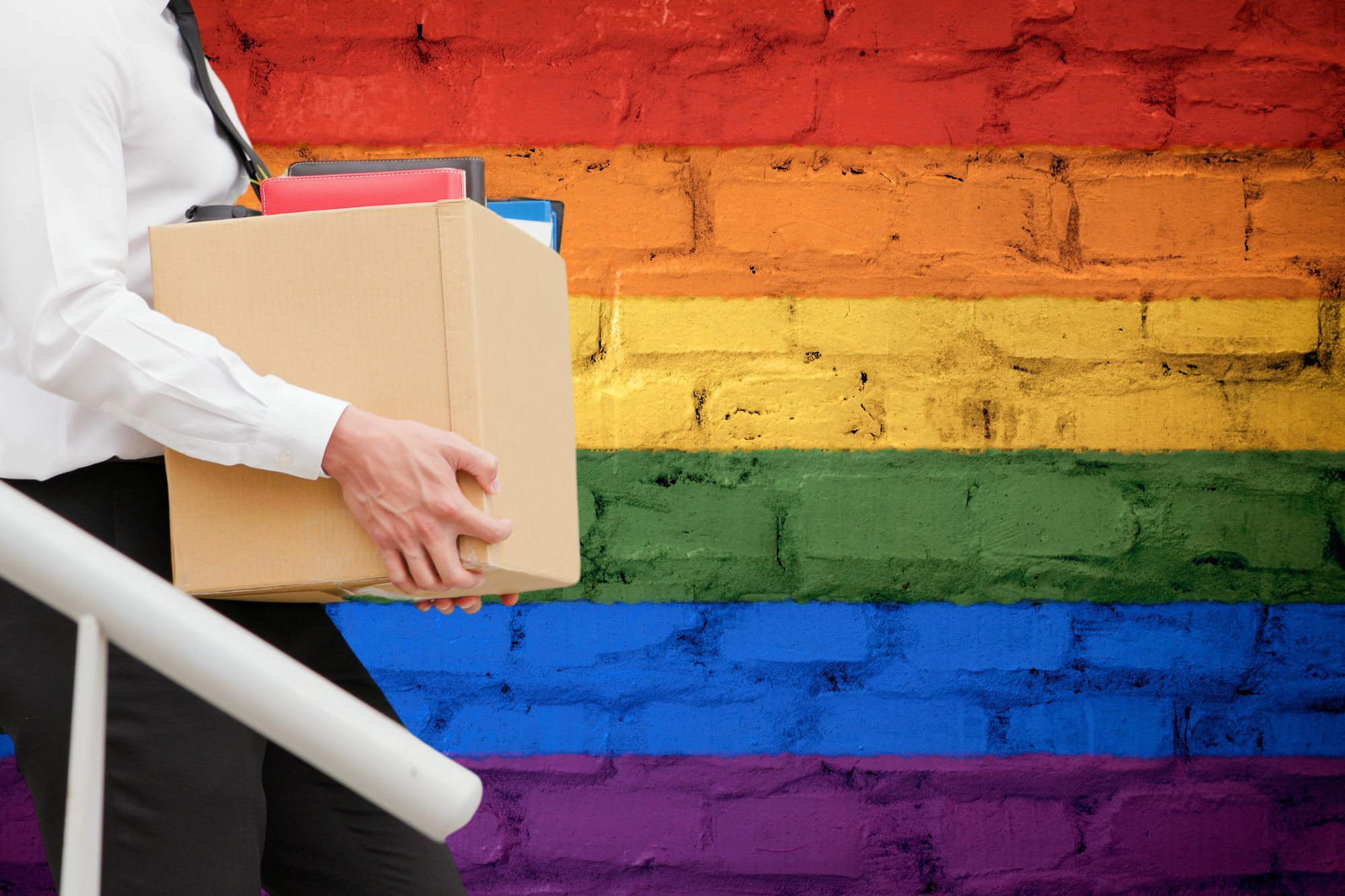Licenziata dopo aver comunicato percorso di transizione, il punto sulle discriminazioni LGBTQ+ al lavoro