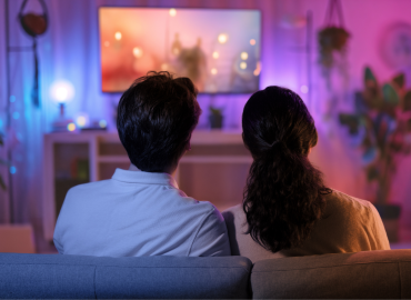 Preferiamo guardare una serie tv che fare sesso: è la ‘recessione sessuale’