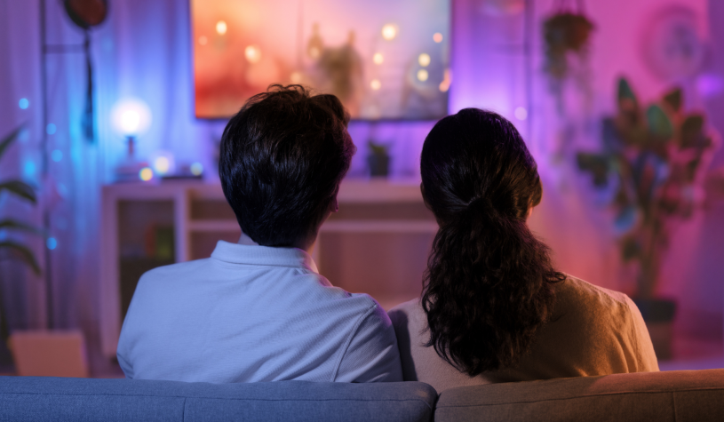 Preferiamo guardare una serie tv che fare sesso: è la ‘recessione sessuale’