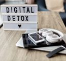 Se entri in questo locale, lascia lo smartphone: il digital detox da Amsterdam a Verona