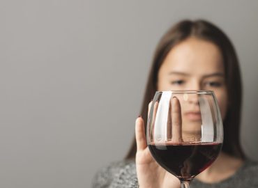 Cannabis e alcol in aumento tra gli adolescenti: il report Oms