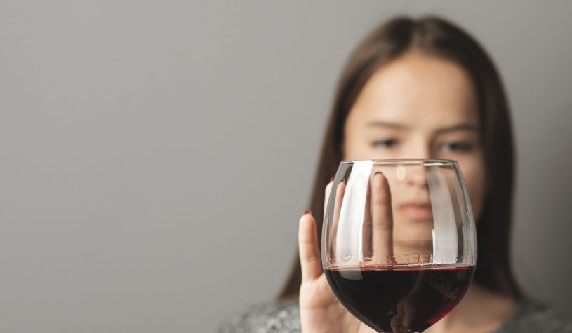 Cannabis e alcol in aumento tra gli adolescenti: il report Oms