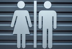 “Il sesso è un fattore biologico”, così l’Inghilterra vuole modificare il Sistema Sanitario Nazionale