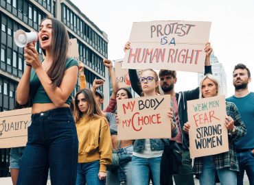 Aborto, in Germania i movimenti pro-vita non possono fare più campagna davanti ai consultori