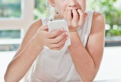Sexting, ricevere “nudi” indesiderati crea disturbi del sonno
