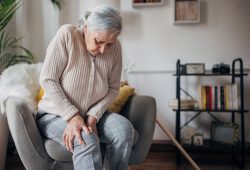 Le donne vivono più a lungo ma peggio, la causa è soprattutto sociale