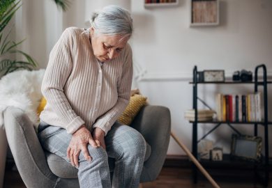 Le donne vivono più a lungo ma peggio, la causa è soprattutto sociale
