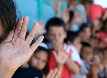 Il 14,5% dei neonati vive in condizioni di povertà assoluta: i dati Save the Children-Caritas