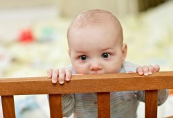 “Non ci sono abbastanza bambini”, l’allarme degli esperti sul calo demografico