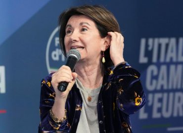 Natalità, Roccella: “Fare figlio è lavoro più socialmente utile che ci sia”