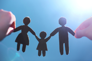 mamma-papa-bambino-famiglia-fiugre-carta-canva Figure di carta di mamma, papà e bambino
