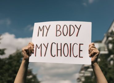 La legge 194 sull’aborto compie 46 anni: storia di un diritto tra politica e società