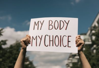 La legge 194 sull’aborto compie 46 anni: storia di un diritto tra politica e società