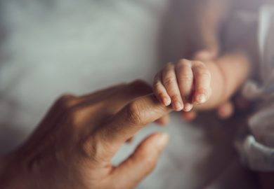 A Londra una donna ha abbandonato per strada tre figli