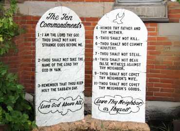 “Non avrai altro Dio all’infuori di me”. In Louisiana i 10 Comandamenti verranno esposti in ogni classe