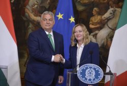Meloni-Orbán: “Con Viktor condividiamo la sfida demografica”