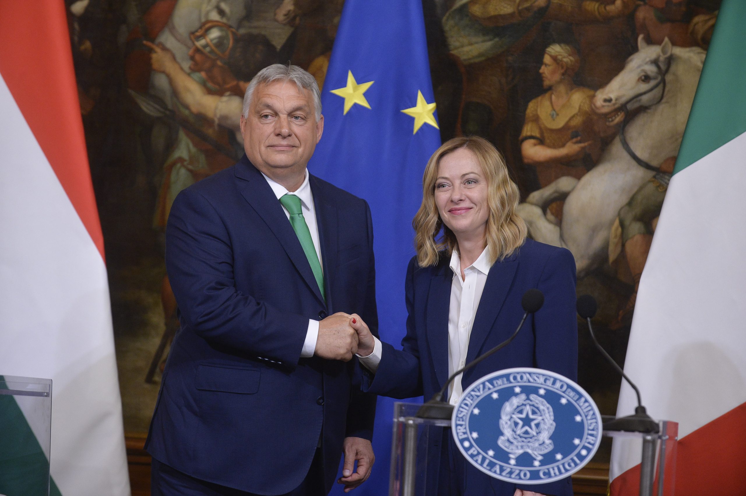 Meloni-Orbán: “Con Viktor condividiamo la sfida demografica”