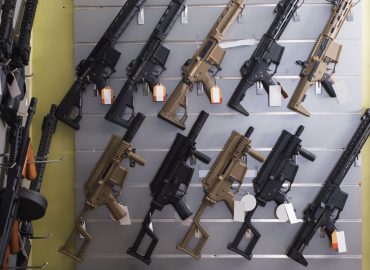 Attentato a Trump, quali sono le leggi per acquistare armi negli Usa?