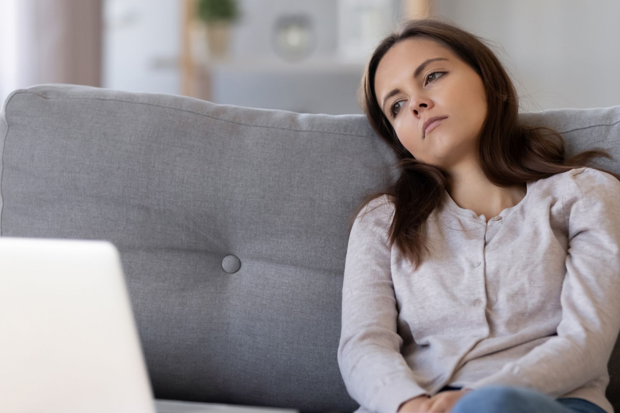 Allarme social: “I giovani non hanno più empatia”, gli esperti parlano di “burnout empatico”