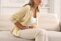 Con un farmaco si può rallentare la menopausa e vivere più a lungo: lo studio