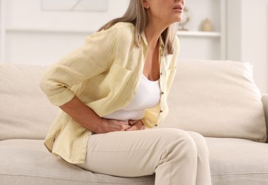 Con un farmaco si può rallentare la menopausa e vivere più a lungo: lo studio