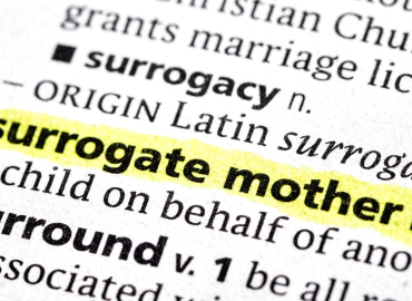 Complicanze e rischi di salute nella maternità surrogata, nuovo studio