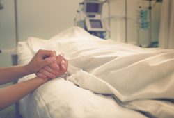 Fine vita, donna italiana affetta da sclerosi multipla muore in Svizzera