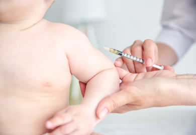 Allarme vaccini per 500mila bambini in Europa: il rapporto OMS
