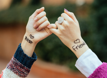 La verità dietro il National Girlfriends Day