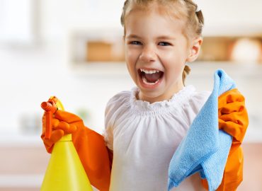 I bambini che fanno le faccende domestiche avranno più successo nella vita
