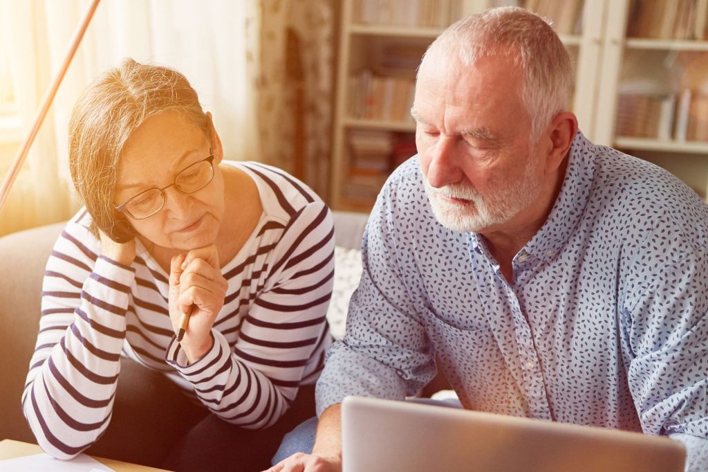 Coppia Di Pensionati Canva