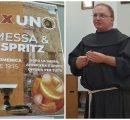 Urbino, parroco propone “Messa e Spritz”: l’apericena crea polemica