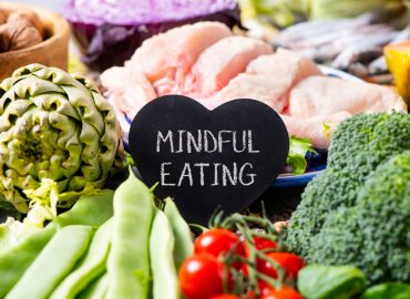 La dieta “Mind” riduce il rischio di declino cognitivo: ecco in cosa consiste