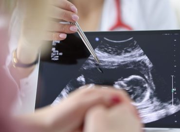 Il viaggio della speranza nel mondo della maternità surrogata