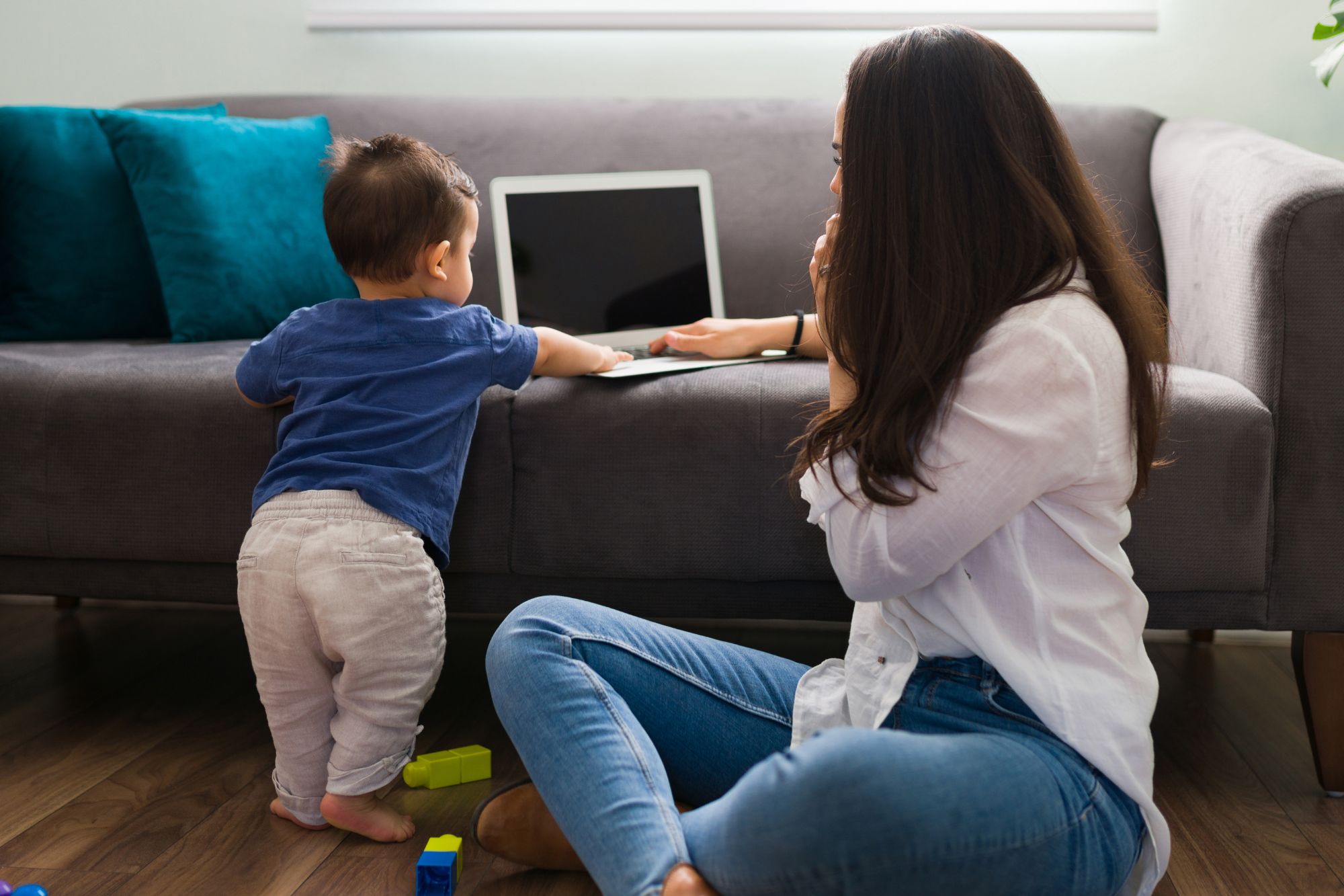 Fecondazione in vitro? “Non per le mamme single” e il caso finisce in Corte costituzionale