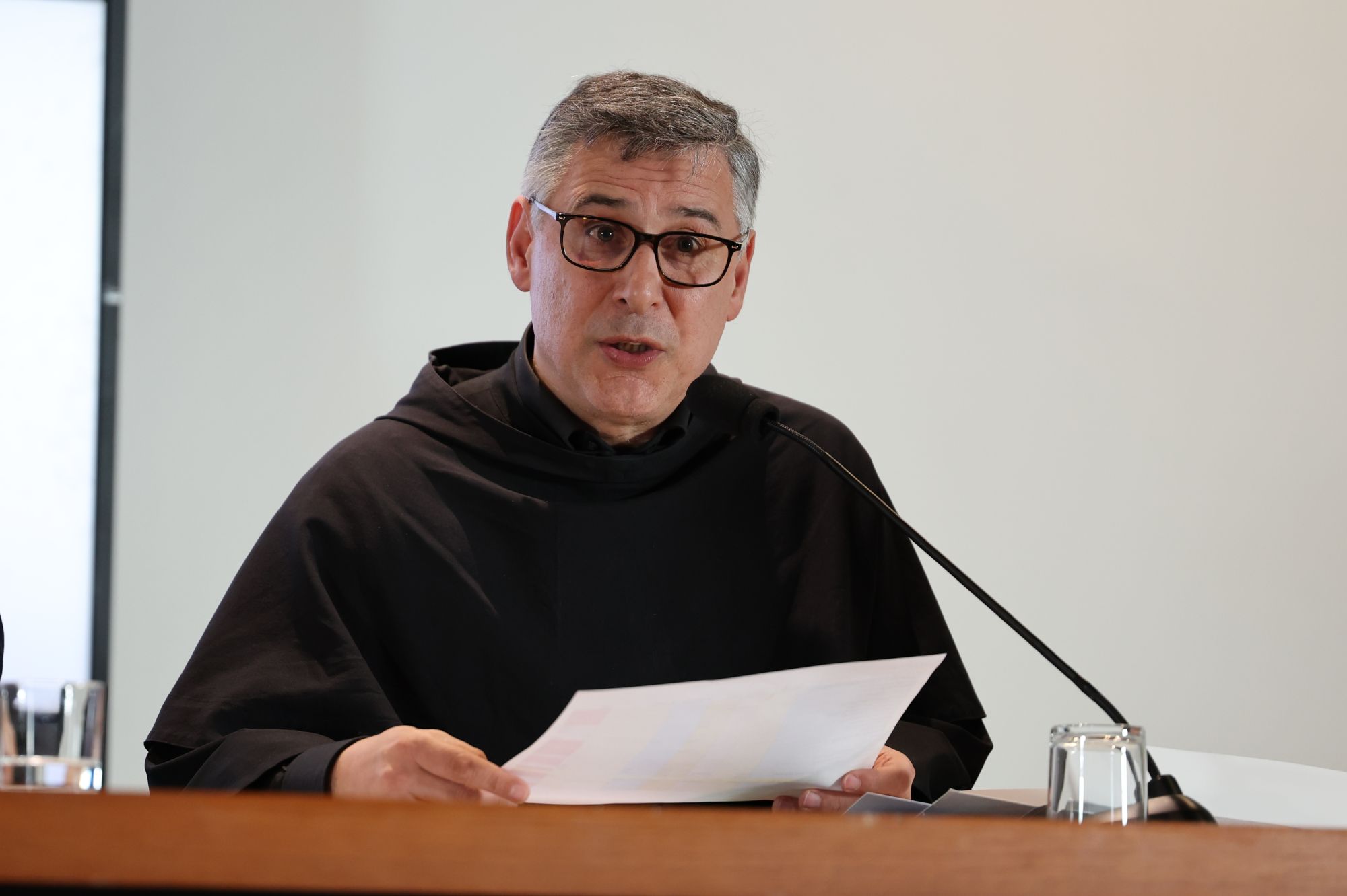 “Anche per San Francesco prima l’amore per i figli, poi gli animali”, Padre Fortunato difende il Papa