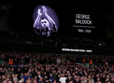 Il Panathinaikos pagherà lo stipendio di George Baldock per aiutare sua moglie e sua figlia