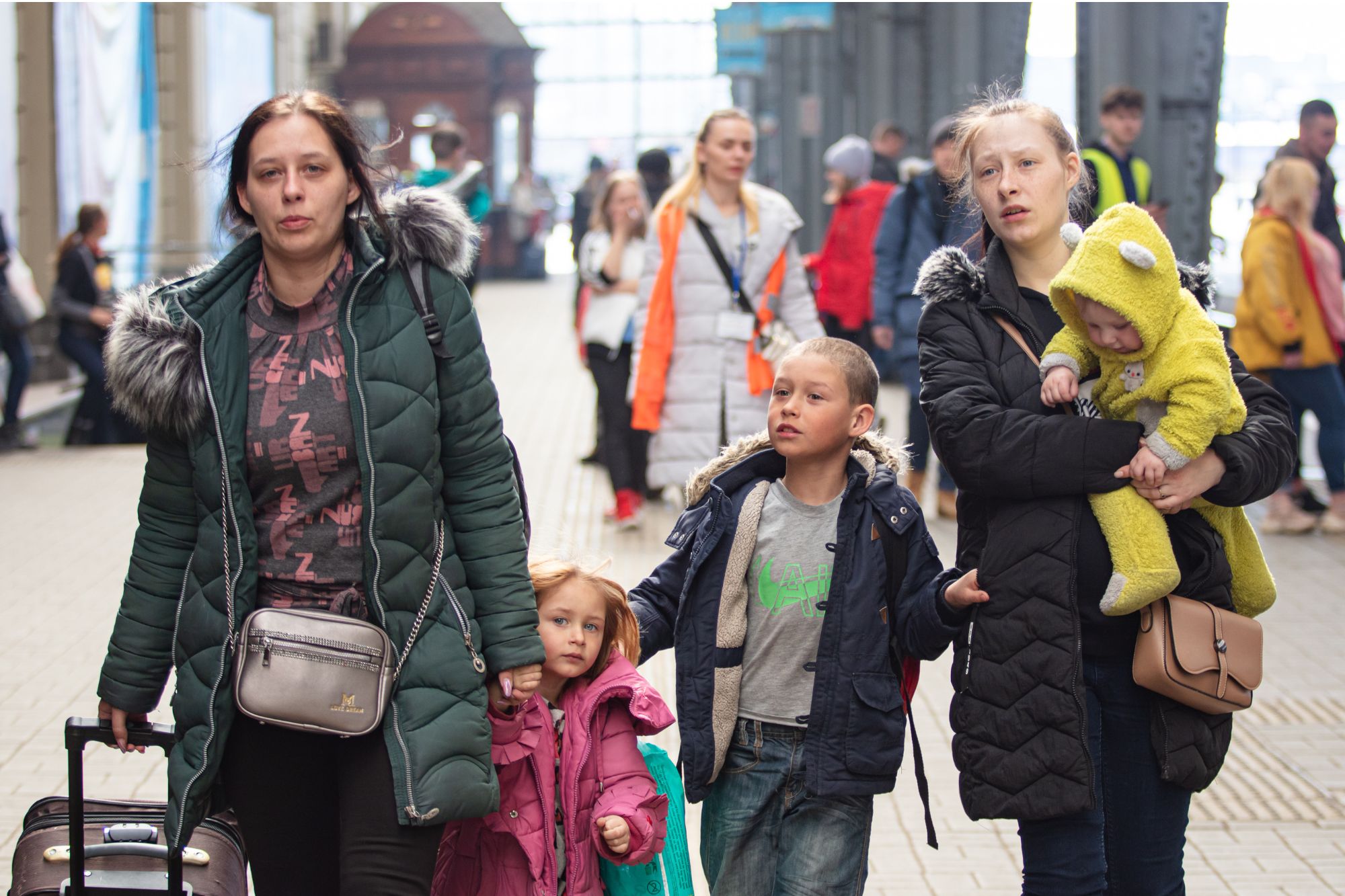 Manovra, ‘tassa’ sulla cittadinanza e stretta sulle agevolazioni agli immigrati: cosa cambia