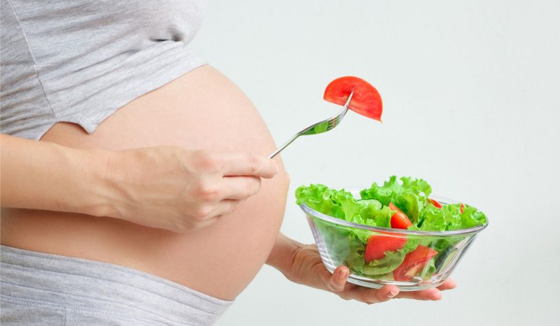 La fertilità parte dal piatto: ecco cosa mangiare per aumentare le chance di gravidanza