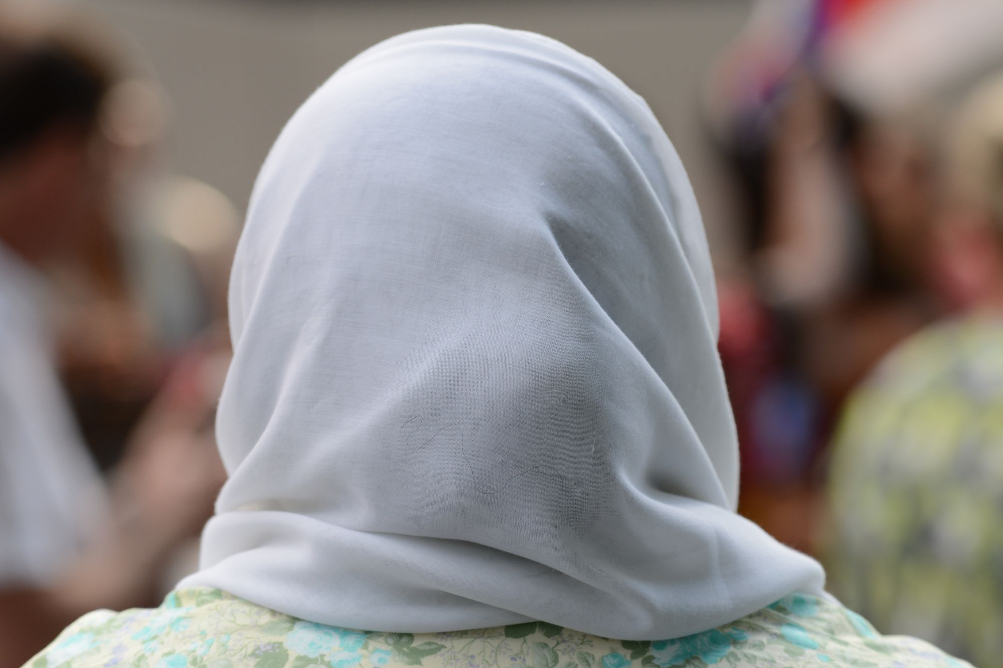 “Castità e velo, oppure carcere”, cosa prevedono le nuove sanzioni per le donne iraniane