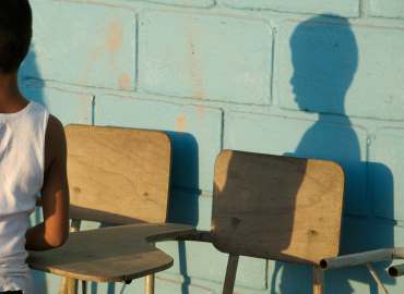 Economica, sociale ed educativa: quanto ‘costa’ la povertà ai più giovani