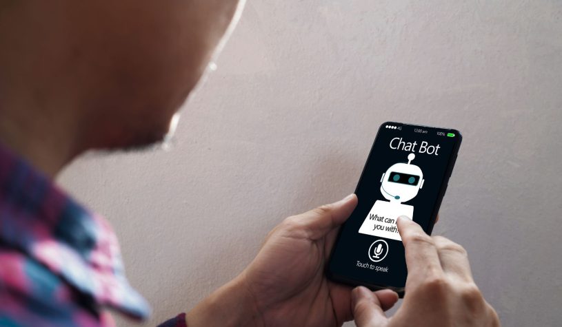 Ragazzi online, tra algoritmi e solitudine digitale. Oltre la metà usa l’Ai, ma solo 1 su 5 sa davvero come funziona