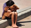 Una bambina su otto al Mondo subisce una violenza prima dei 18 anni