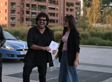 Ambra Angiolini: “Sa cosa significa la parola ‘pace’?”, l’hater aveva criticato la famiglia allargata con Renga