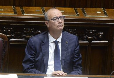 Femminicidio, uccise 96 donne nel 2023. Valditara: “Mai detto che è colpa dei migranti”